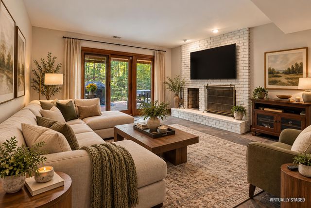 9430 Robinhood Circle, Westerville, OH 43082