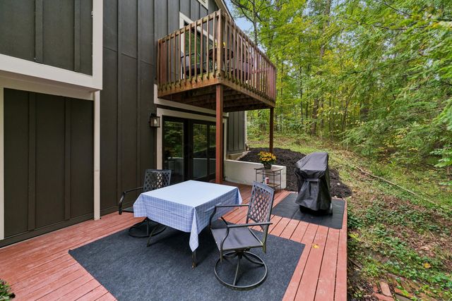 9430 Robinhood Circle, Westerville, OH 43082