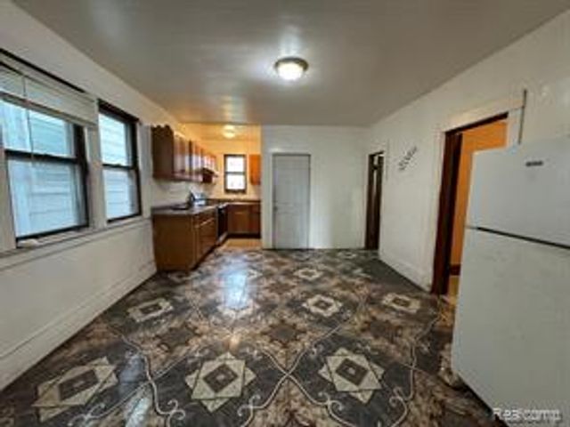 9506 Charest Street, Hamtramck, MI 48212