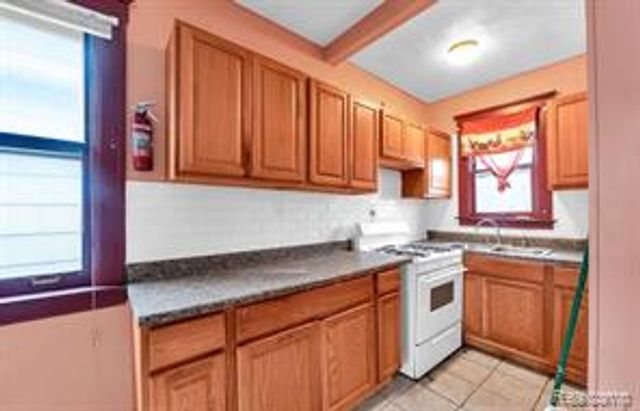 9506 Charest Street, Hamtramck, MI 48212