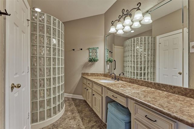 43 Winterhaven Lane, Montgomery, TX 77356