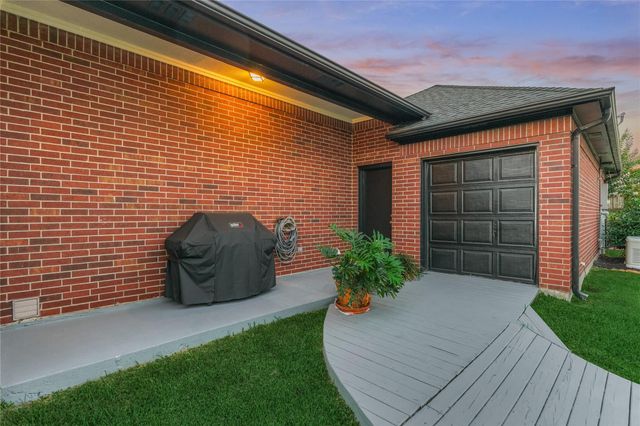 43 Winterhaven Lane, Montgomery, TX 77356