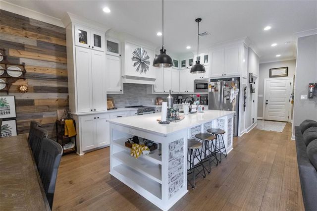 628 Victory Way, Lake Charles, LA 70611