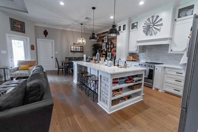 628 Victory Way, Lake Charles, LA 70611