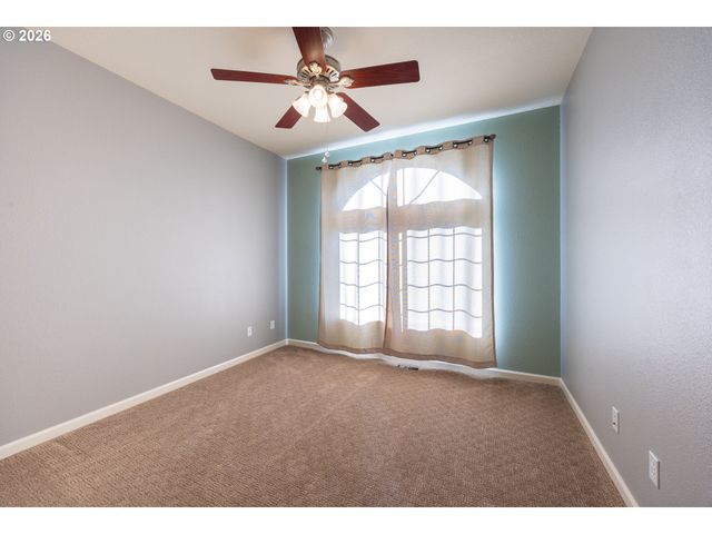 310 ASHWOOD St, Sutherlin, OR 97479