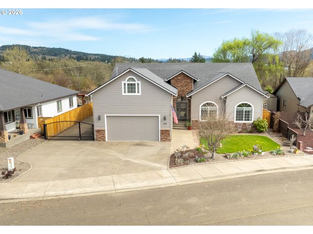 310 ASHWOOD St, Sutherlin, OR 97479