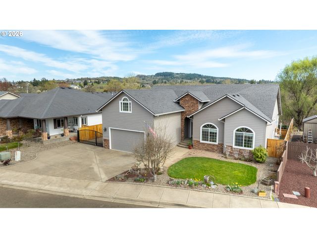 310 ASHWOOD St, Sutherlin, OR 97479