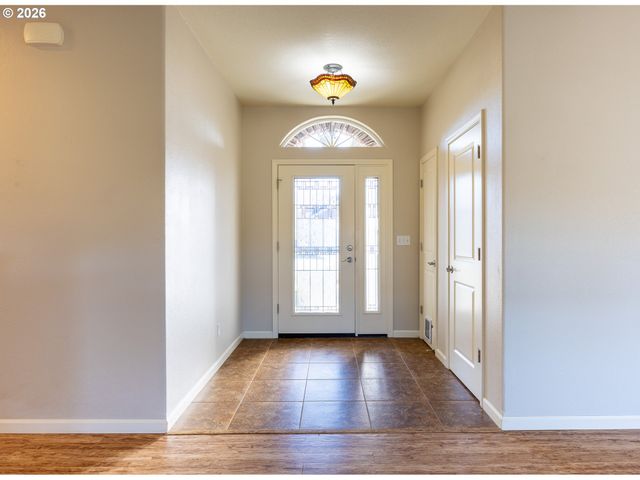 310 ASHWOOD St, Sutherlin, OR 97479