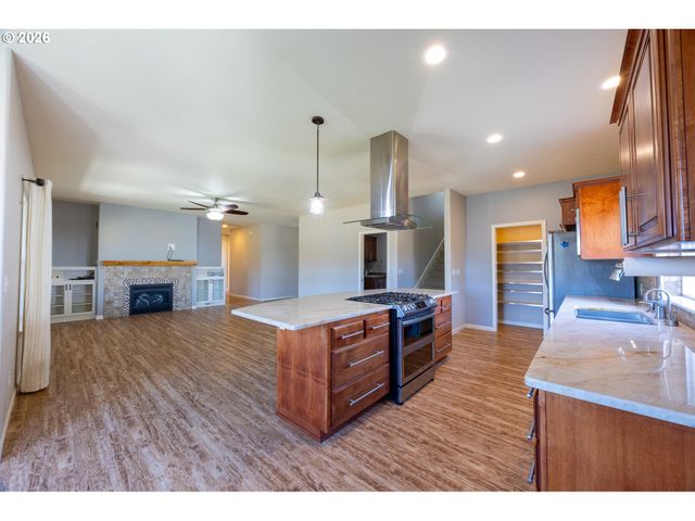 310 ASHWOOD St, Sutherlin, OR 97479