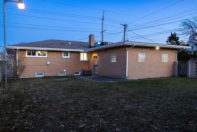 1960 Chase Street, Gary, IN 46404