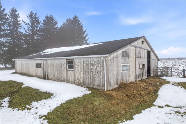 495 E JAMESTOWN State Highway, Greenville, PA 16125