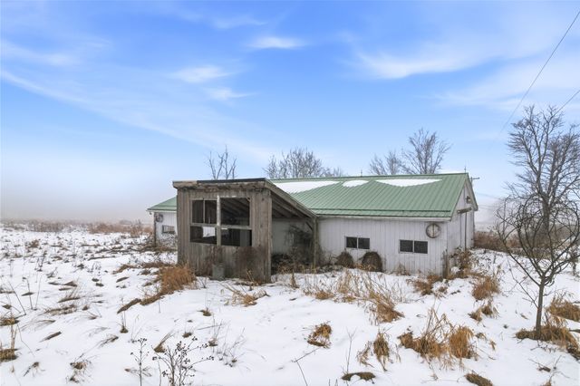 495 E JAMESTOWN State Highway, Greenville, PA 16125