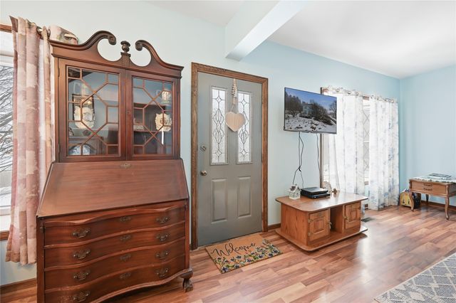 495 E JAMESTOWN State Highway, Greenville, PA 16125