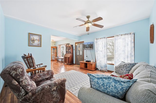 495 E JAMESTOWN State Highway, Greenville, PA 16125