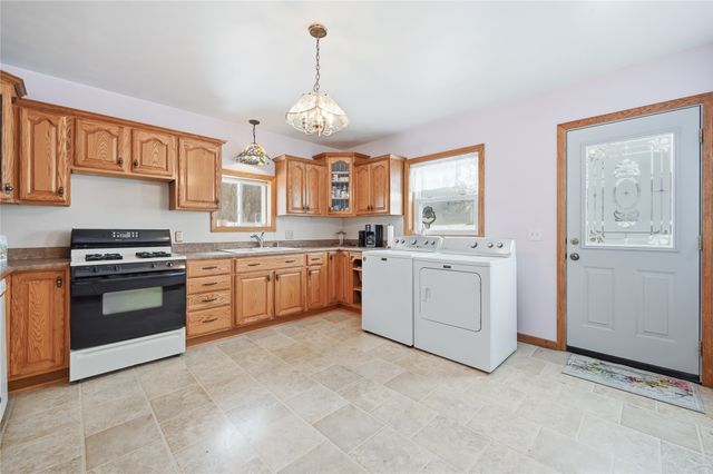 495 E JAMESTOWN State Highway, Greenville, PA 16125