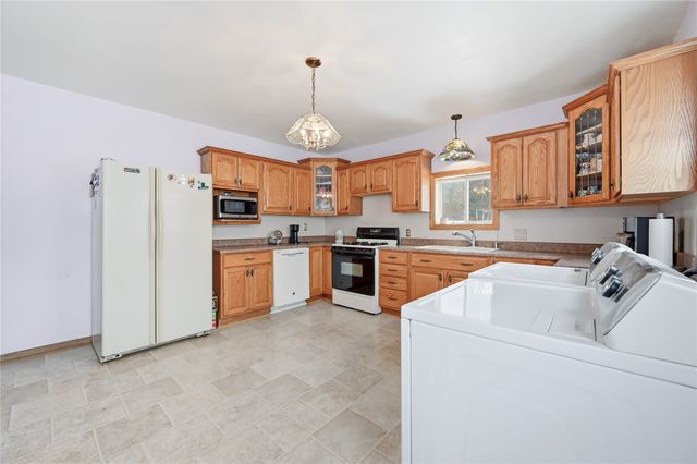 495 E JAMESTOWN State Highway, Greenville, PA 16125