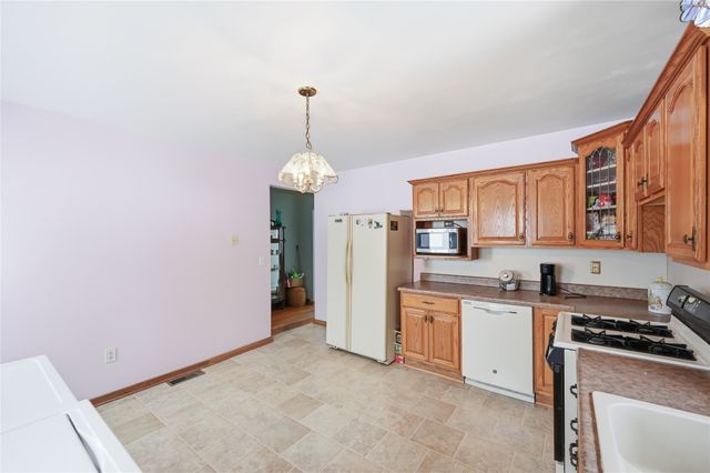 495 E JAMESTOWN State Highway, Greenville, PA 16125