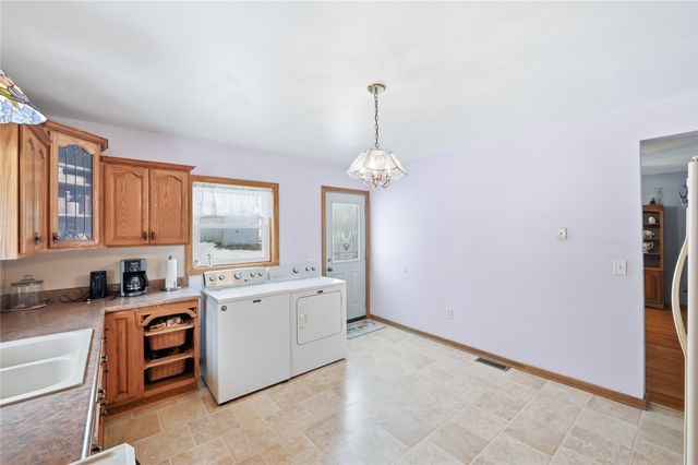 495 E JAMESTOWN State Highway, Greenville, PA 16125