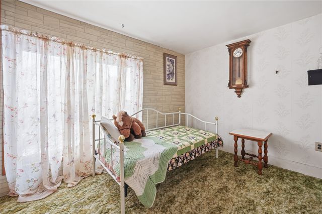 495 E JAMESTOWN State Highway, Greenville, PA 16125