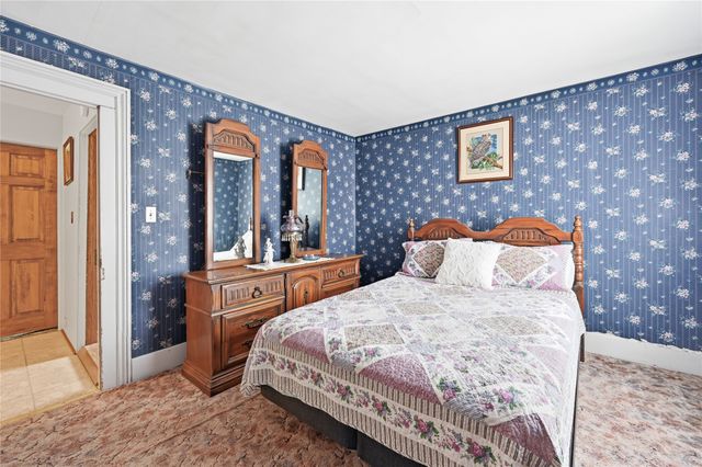 495 E JAMESTOWN State Highway, Greenville, PA 16125