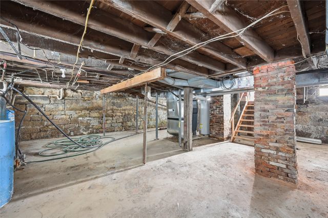 495 E JAMESTOWN State Highway, Greenville, PA 16125