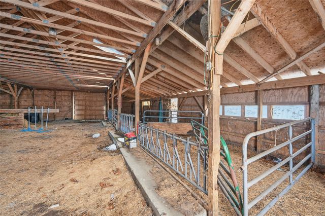 495 E JAMESTOWN State Highway, Greenville, PA 16125