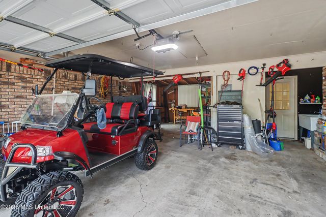 2382 Park Place Drive, Gulfport, MS 39507