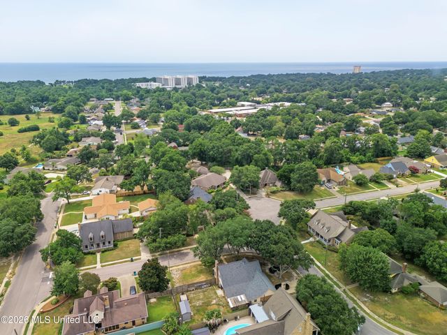 2382 Park Place Drive, Gulfport, MS 39507