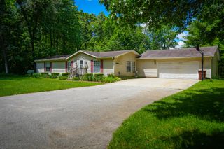 9339 Maple Hill Road, Reynolds Twp, MI 49329