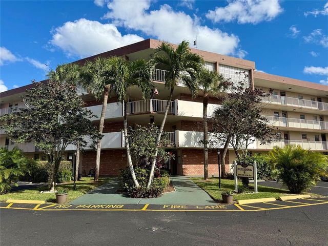2800 NW 47th Terrace 403b, Lauderdale Lakes, FL 33313