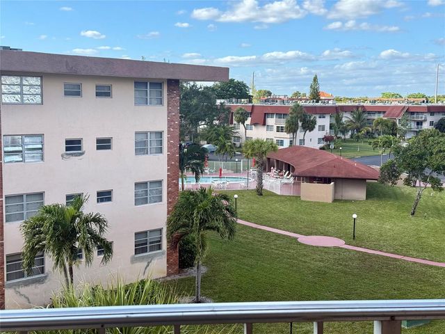2800 NW 47th Terrace 403b, Lauderdale Lakes, FL 33313