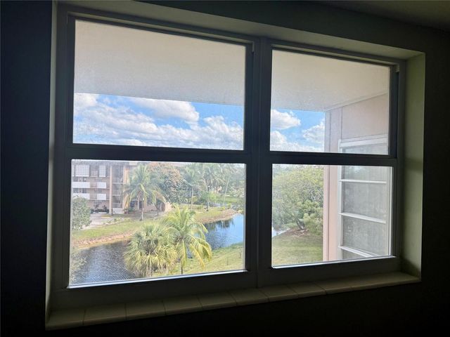 2800 NW 47th Terrace 403b, Lauderdale Lakes, FL 33313