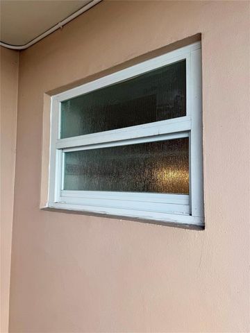 2800 NW 47th Terrace 403b, Lauderdale Lakes, FL 33313