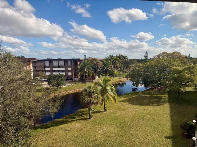2800 NW 47th Terrace 403b, Lauderdale Lakes, FL 33313