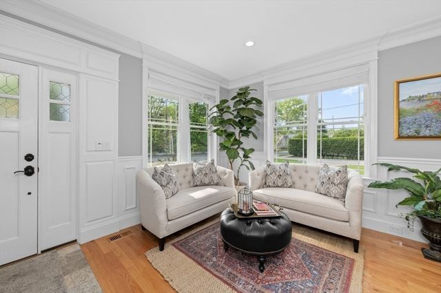 456 Chestnut St, Needham, MA 02492