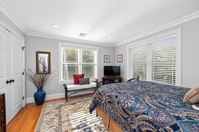 456 Chestnut St, Needham, MA 02492