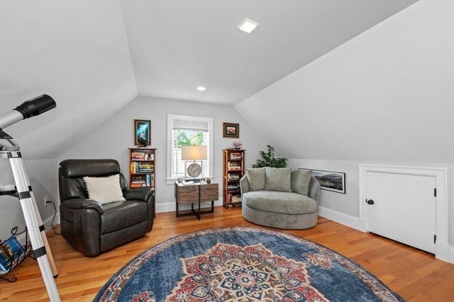 456 Chestnut St, Needham, MA 02492