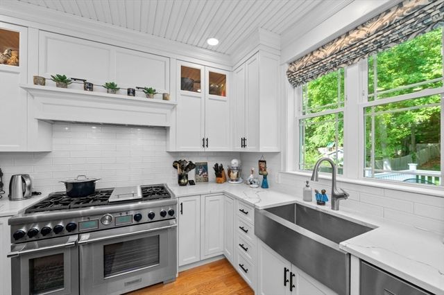 456 Chestnut St, Needham, MA 02492