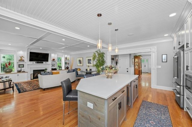 456 Chestnut St, Needham, MA 02492