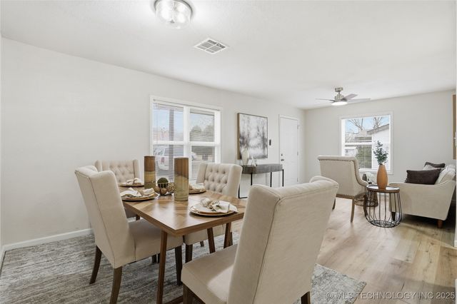 212 S Ash Street, Catoosa, OK 74015