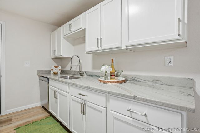 212 S Ash Street, Catoosa, OK 74015