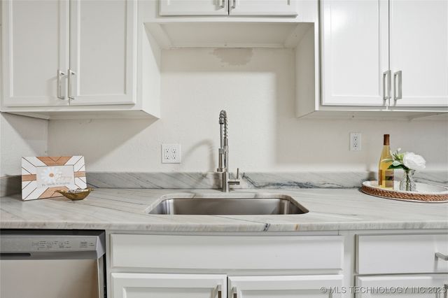 212 S Ash Street, Catoosa, OK 74015