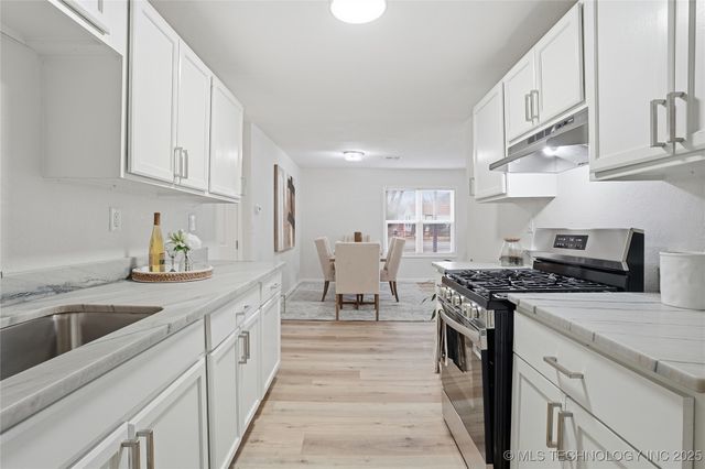 212 S Ash Street, Catoosa, OK 74015