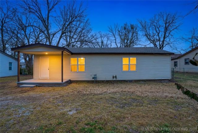 212 S Ash Street, Catoosa, OK 74015