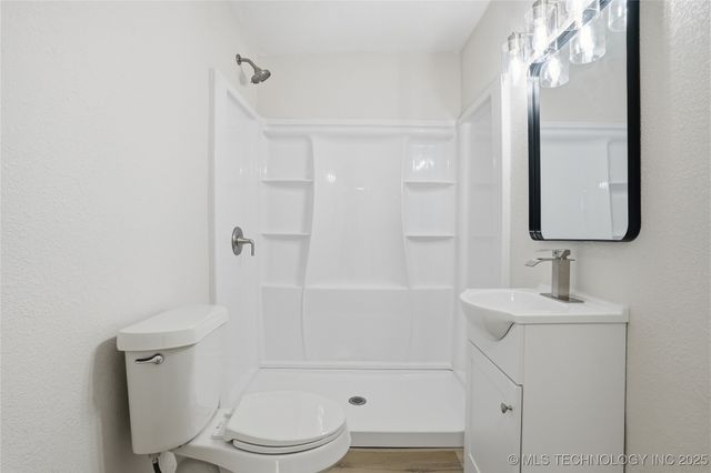 212 S Ash Street, Catoosa, OK 74015