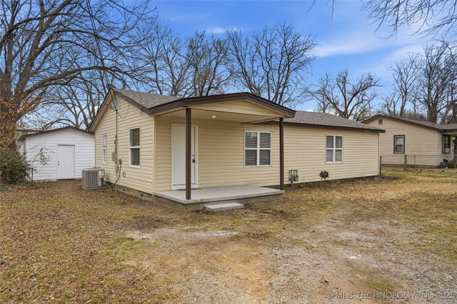 212 S Ash Street, Catoosa, OK 74015