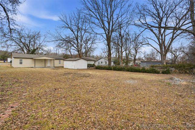 212 S Ash Street, Catoosa, OK 74015