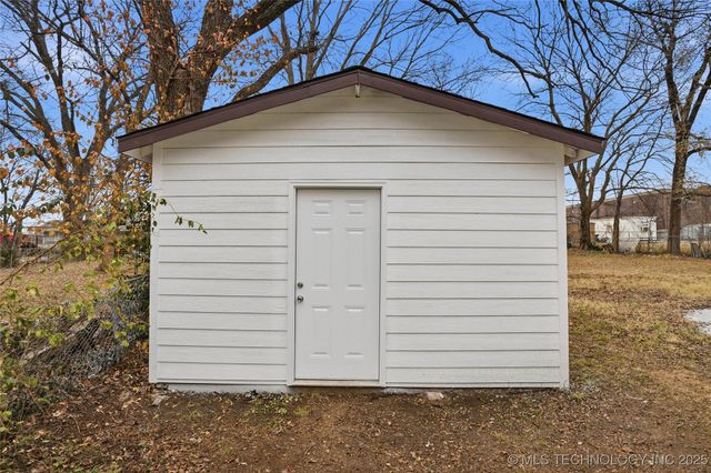 212 S Ash Street, Catoosa, OK 74015