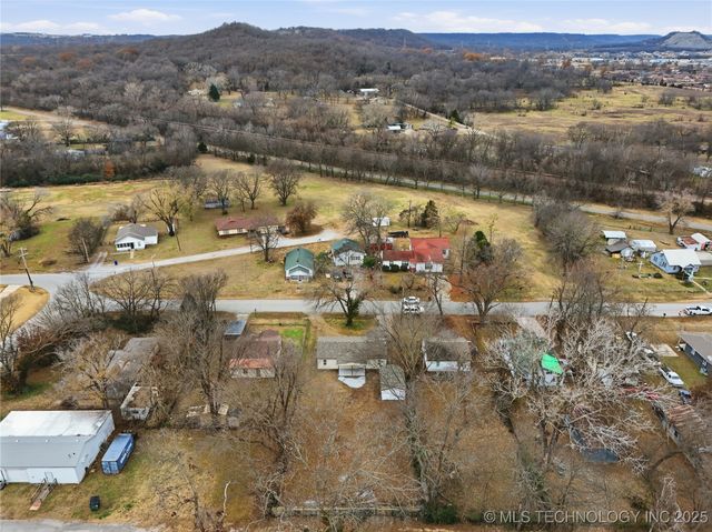 212 S Ash Street, Catoosa, OK 74015