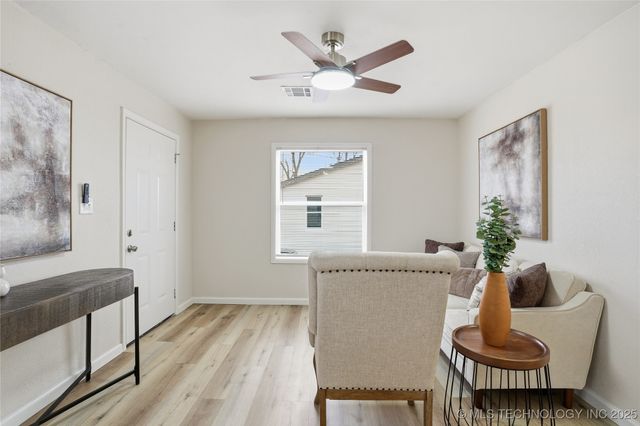 212 S Ash Street, Catoosa, OK 74015